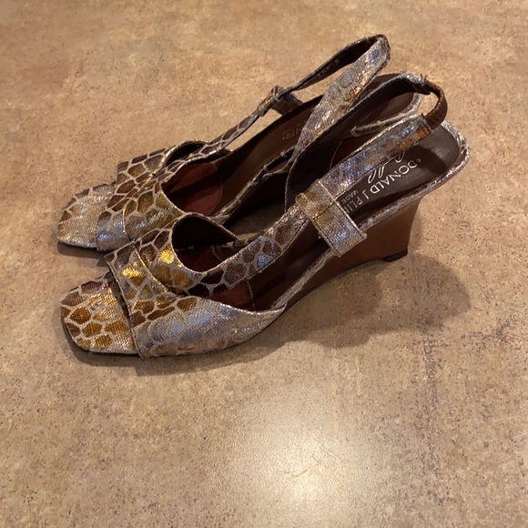 Women’s Donald Pliner shoes size 7.5 - Picture 2 of 13